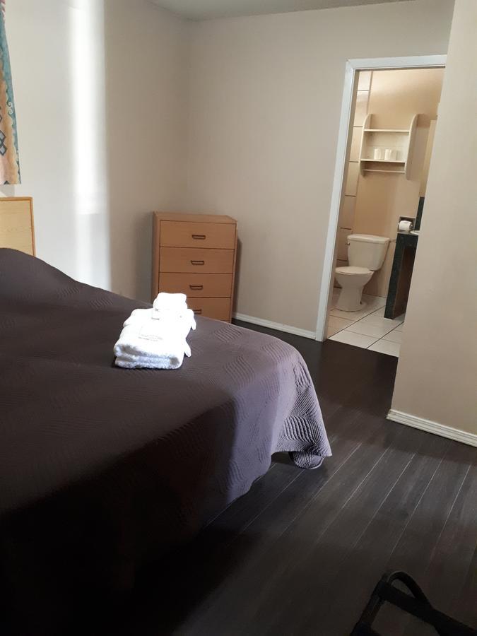 Travellers Rest Motel Салмон-Арм Екстер'єр фото