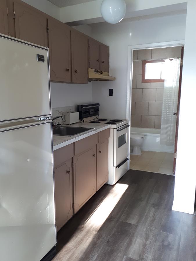 Travellers Rest Motel Салмон-Арм Екстер'єр фото